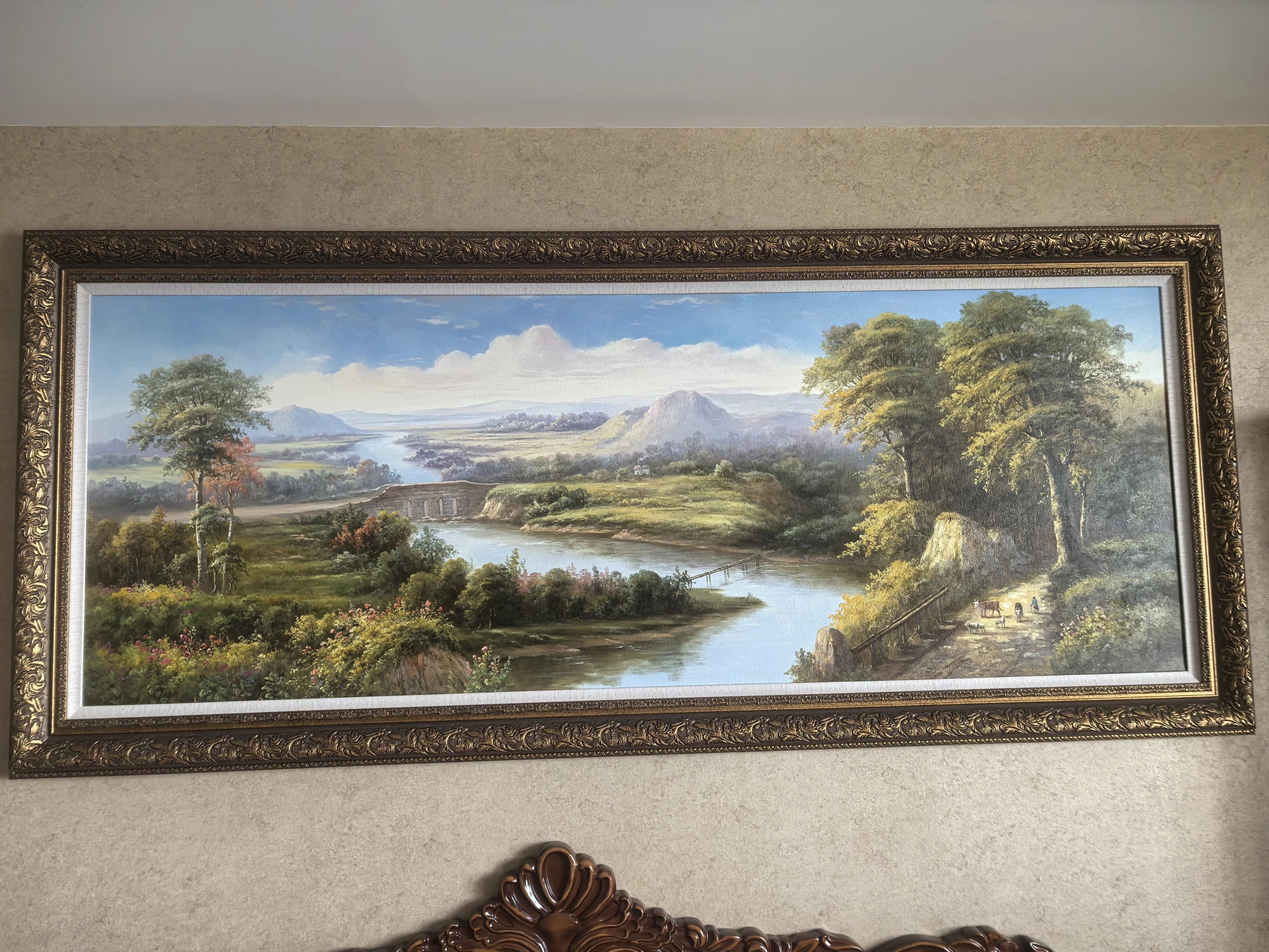 老廖手绘《欧式田园河谷》风景油画，浅蓝黄绿暖金色调，河谷田园石拱桥牧牛行人，适合客厅书房挂画